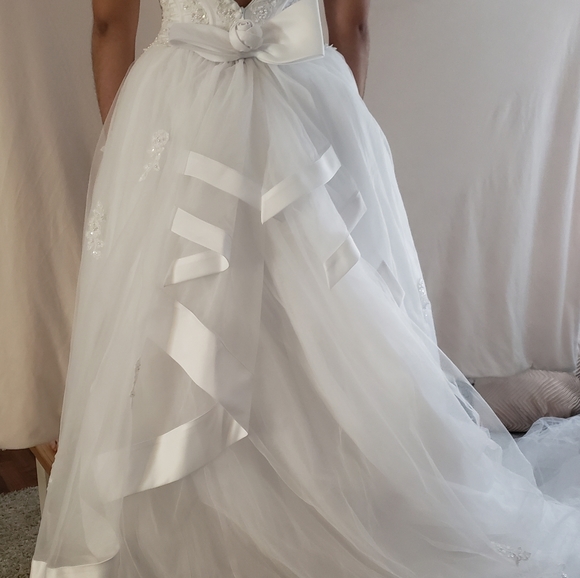 Wedding Dress - Picture 3 of 7